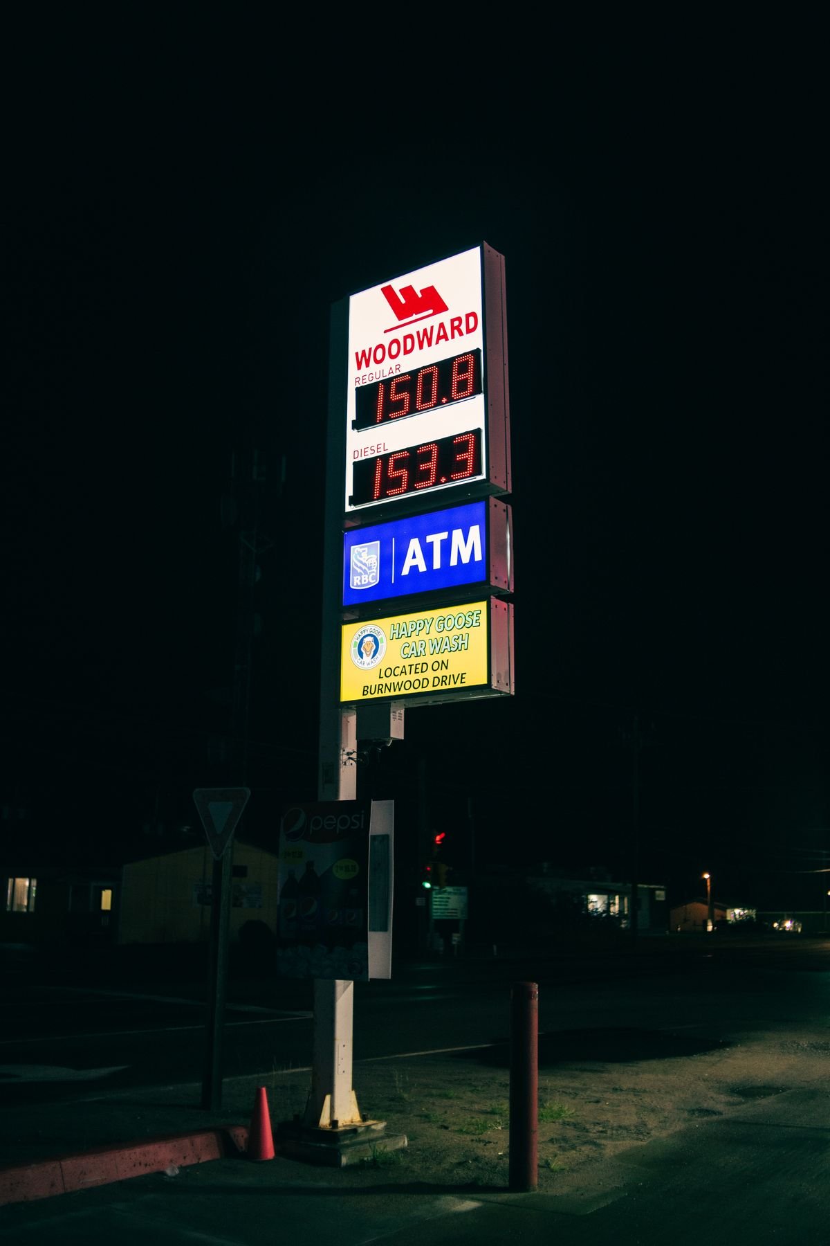 ¿Por qué sube la gasolina en España? El precio de cada litro, por partes